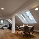 Aura Apartmán Zirovnica