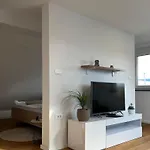 Aura Zirovnica