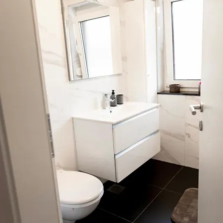 Apartma Aura *