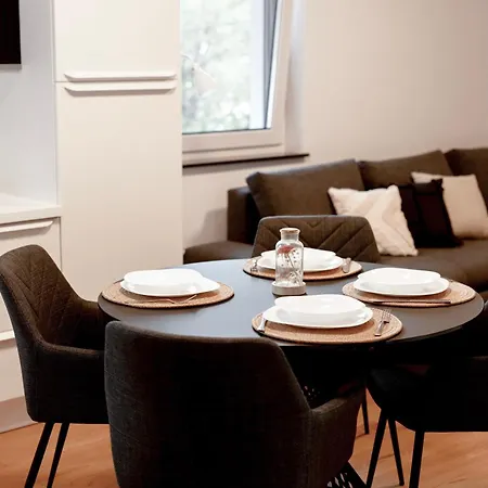 Apartament Aura *
