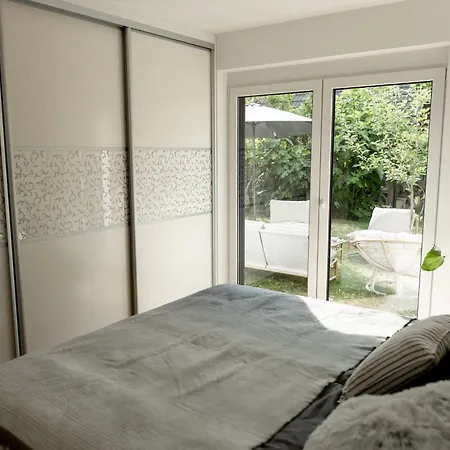 Apartment Aura Zirovnica