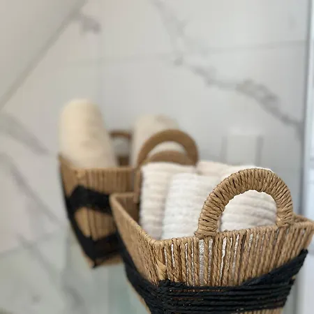 公寓 Aura Zirovnica