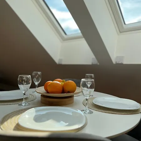Aura Apartma Zirovnica