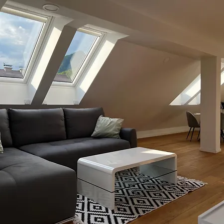Aura Apartment *