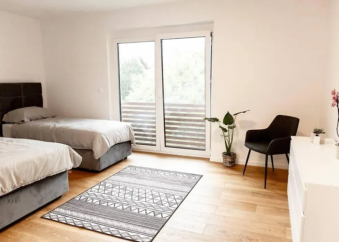 Apartament Aura *