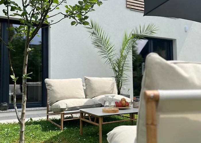 Apartament Aura Zirovnica